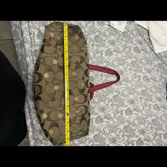 Authentic Coach handbag Red - Picture 6 of 8